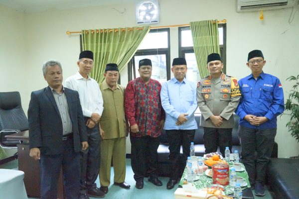 Ketua MUI Kabupaten Bekasi Terima Kunjungan Kapolres Metro Bekasi, Perkuat Sinergi untuk Keamanan dan Ketertiban Masyarakat